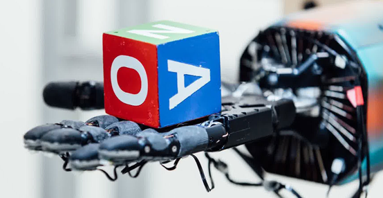OpenAI使用人工智能训练出了最接近人手灵活性的机器手